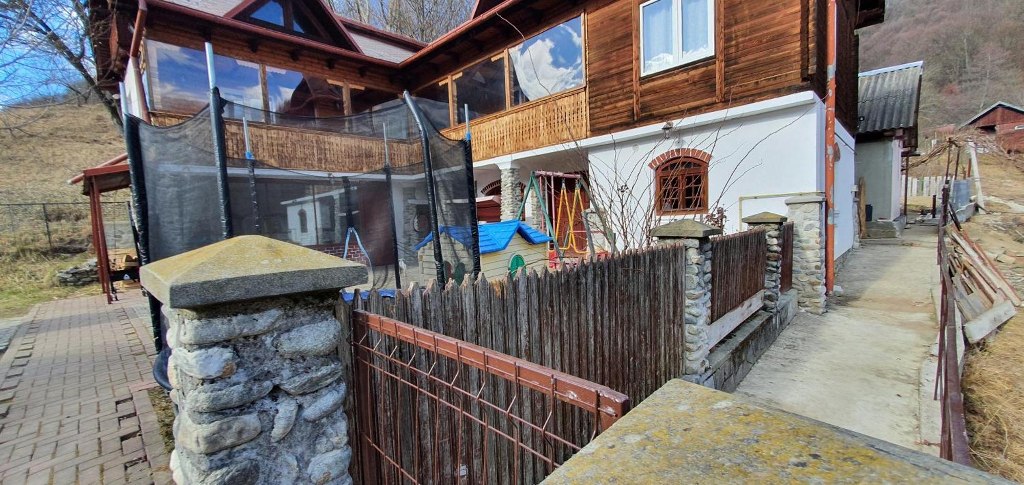 Casa Colt De Rai Villa Brezoi Dış mekan fotoğraf